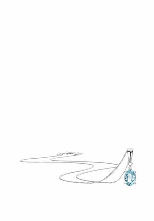 Collana in argento con pendente ovale in pietra azzurra chiara, sorretto da una montatura lucidata, con un delicato design della catena a cavo.