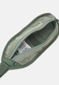 Salomon ACTIVE SLING BELT - Pojasna torbica - laurel wreath