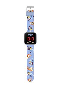 Blauwe siliconen horloge met animatiefiguren op een lichtblauwe band, digitaal display dat 10:10 in het rood weergeeft, zilveren sluiting voor verstelling.