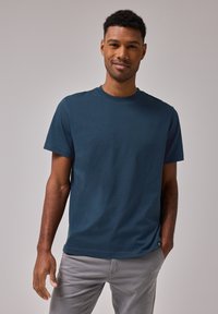Street One MEN IN UNI - Jednoduché tričko - blau
