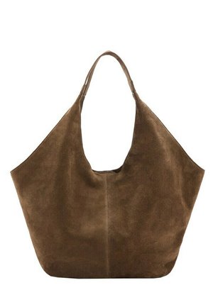 Grand sac cabas en daim marron avec une bandoulière unique et une structure souple et décontractée.