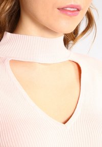 River Island Stickad tröja - nude