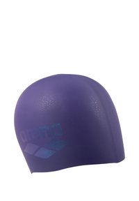 Violetti silikoniuintikorkki, jossa on sileä pinta, mukautuva muotoilu ja "arena"-logo vaaleammassa sinisessä sävyssä sivulla.