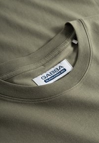 Gabba DUNE LOGO SS GOTS - T-shirt basic - deep lichen green