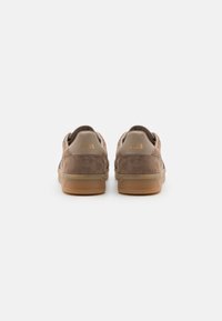 BOSS BRANDON - Joggesko - brown