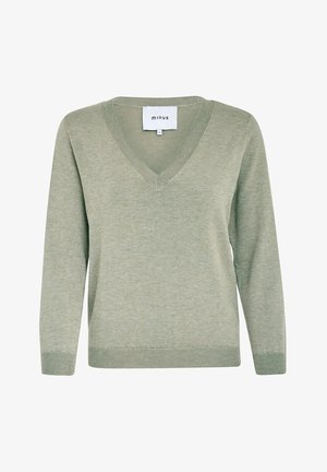 V-Ausschnitt-Pullover aus leicht grünem Stoff, mit langen Ärmeln sowie gerippten Bündchen und Saum. Das Etikett zeigt den Markennamen "minus".