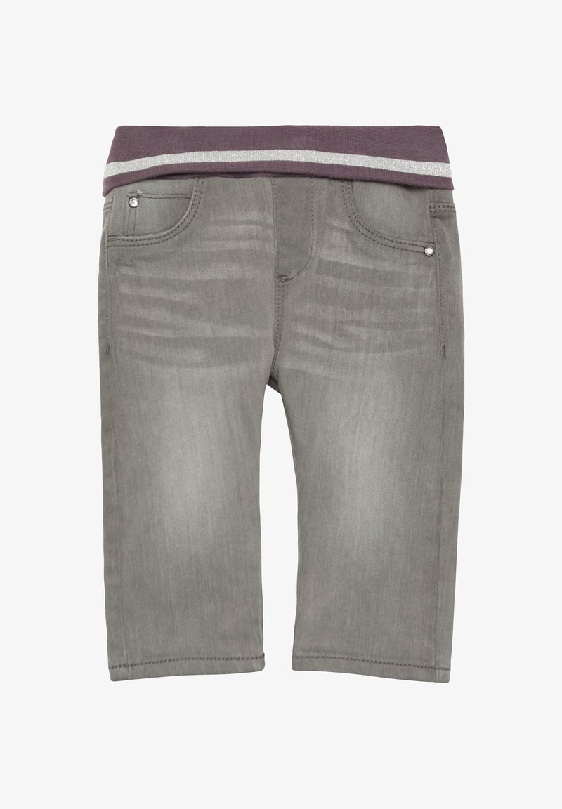 Shorts in denim grigio con una cintura elastica viola che presenta una striscia argentata. Inclusi tasche anteriori e una texture morbida.