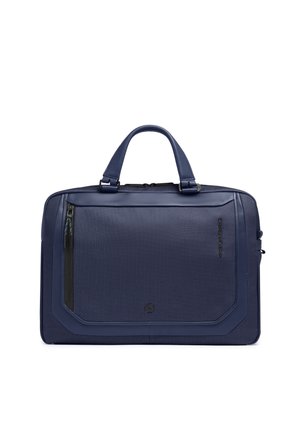 Valigetta rettangolare blu navy con fronte testurizzato, doppie maniglie, tasca frontale con zip e logo sobrio sul lato destro.