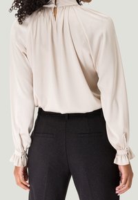 zero Blouse - beige