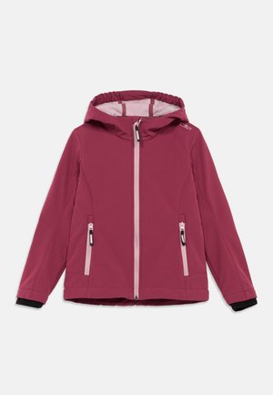 Chaqueta softshell infantil de color granate con capucha, cremallera frontal y dos bolsillos laterales con cremallera sobre fondo blanco.