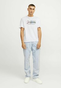 Jack & Jones RUNDHALS - Camiseta estampada - bright white