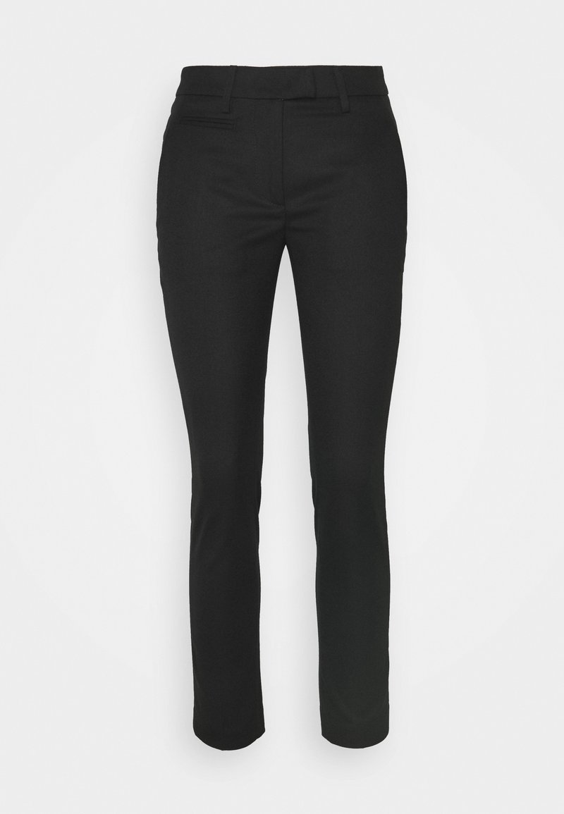 Pantalon noir ajusté avec passants pour ceinture, poches latérales et fermeture éclair à l'avant, présenté sur un fond blanc uni.
