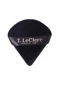 Schwarzer dreieckiger Puderquaste mit glatter Textur und einem Band, das am Rand in weißen Buchstaben "T. LeClerc PARIS 1881" zeigt.