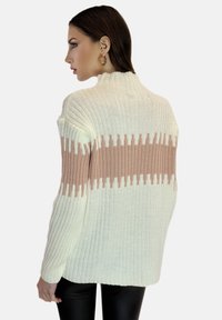 Elara - Sweter