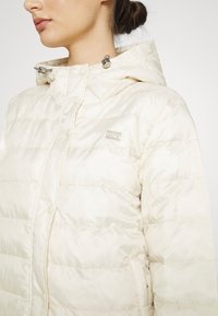 Levi's® EDIE PACKABLE - Zimná bunda - angora