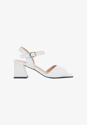 ESTRO, Sandali - white