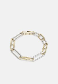 Bracciale in metallo dorato e argentato con forme di catena alternate, dotato di un fermo sicuro e una finitura lucida.