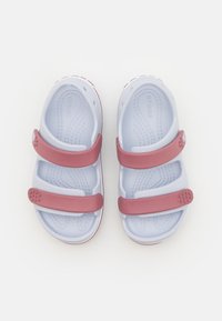 Crocs CROCBAND CRUISER UNISEX - Rantasandaalit - dreamscape/cassis