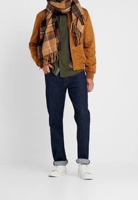 INDICODE JEANS Imiteret læderjakke - camel