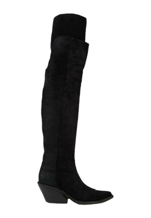Botte haute en daim noir avec un bout pointu, un talon bloc incliné et un revers en maille côtelée en haut.