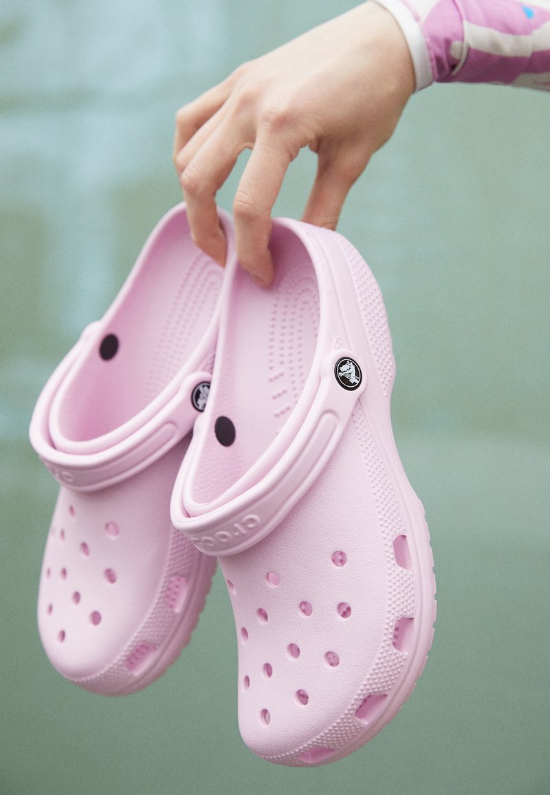 Crocs CLASSIC - Mules - mottled light pink 