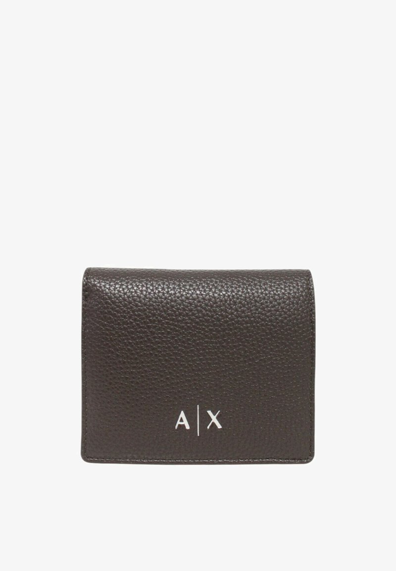 Portafoglio in pelle marrone con texture e design a pieghetta. Presenta un logo bianco prominente "A|X" sul davanti. Forma compatta e rettangolare.