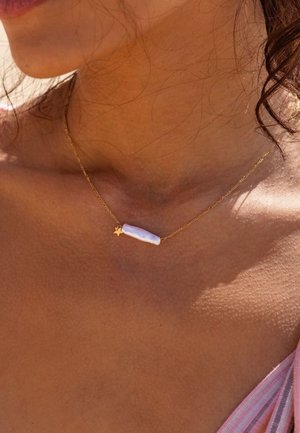 My Jewellery, NECKLACE WITH NATURAL PEARL BAR AND STAR - Collar - goud verguld stainless steel