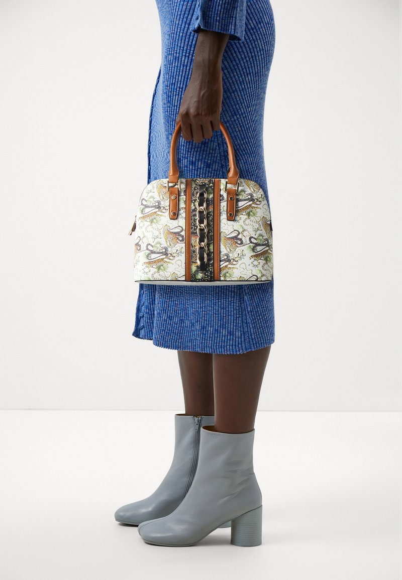 ALDO SALTBURN - Sac ?� main - leopard chain print combo synthetic mix mat/blanc - ZALANDO.FR