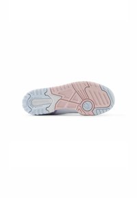 Semelle de chaussure présentant un motif texturé avec un mélange de bleu clair, de rose et de violet, conçue pour l'adhérence et l'amortissement.
