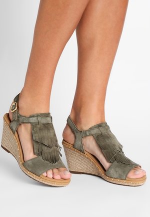 Gabor Sandalen met sleehak - khaki
