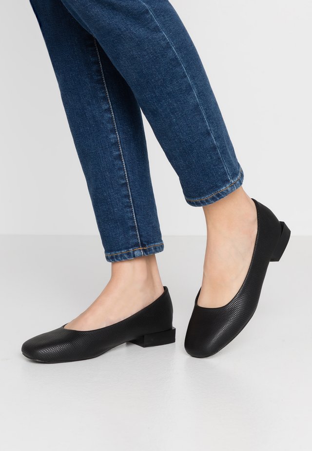 SQAURE TOE LOW BLOCK FLAT SHOE - Ballet pumps - black