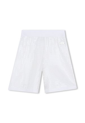 Witte sportshorts met een textuurpatroon, elastische tailleband en een klein zilveren logo-label aan de zijkant. Lichtgewicht stof.