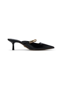 Svart läder slingbackpumps med spetsig tå, liten klack och metallisk accentdetalj. Slät textur med blank finish.