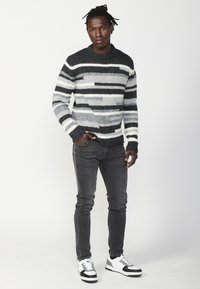 Koroshi - Sweter