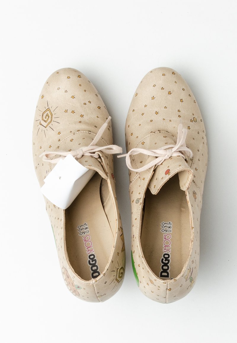 Dogo Zapatos de salón con cordones beige (Segunda mano