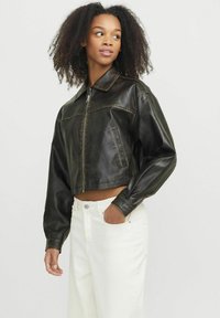 JJXX Kunstnahast jakk - black