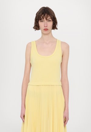 TRADI - Vestido informal - jaune pale