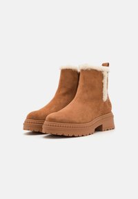 bugatti Botine cu platformă - cognac/offwhite