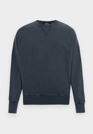 Temno siva majica s širokim izrezom in dolgimi rokavi, z rebrastimi manšetami in mejo ter majhnim vezenim trikotnim detajlom pod ovratnikom.