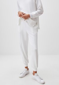 Jimmy Key HIGH WAIST JOGGER - Trainingsbroek - white
