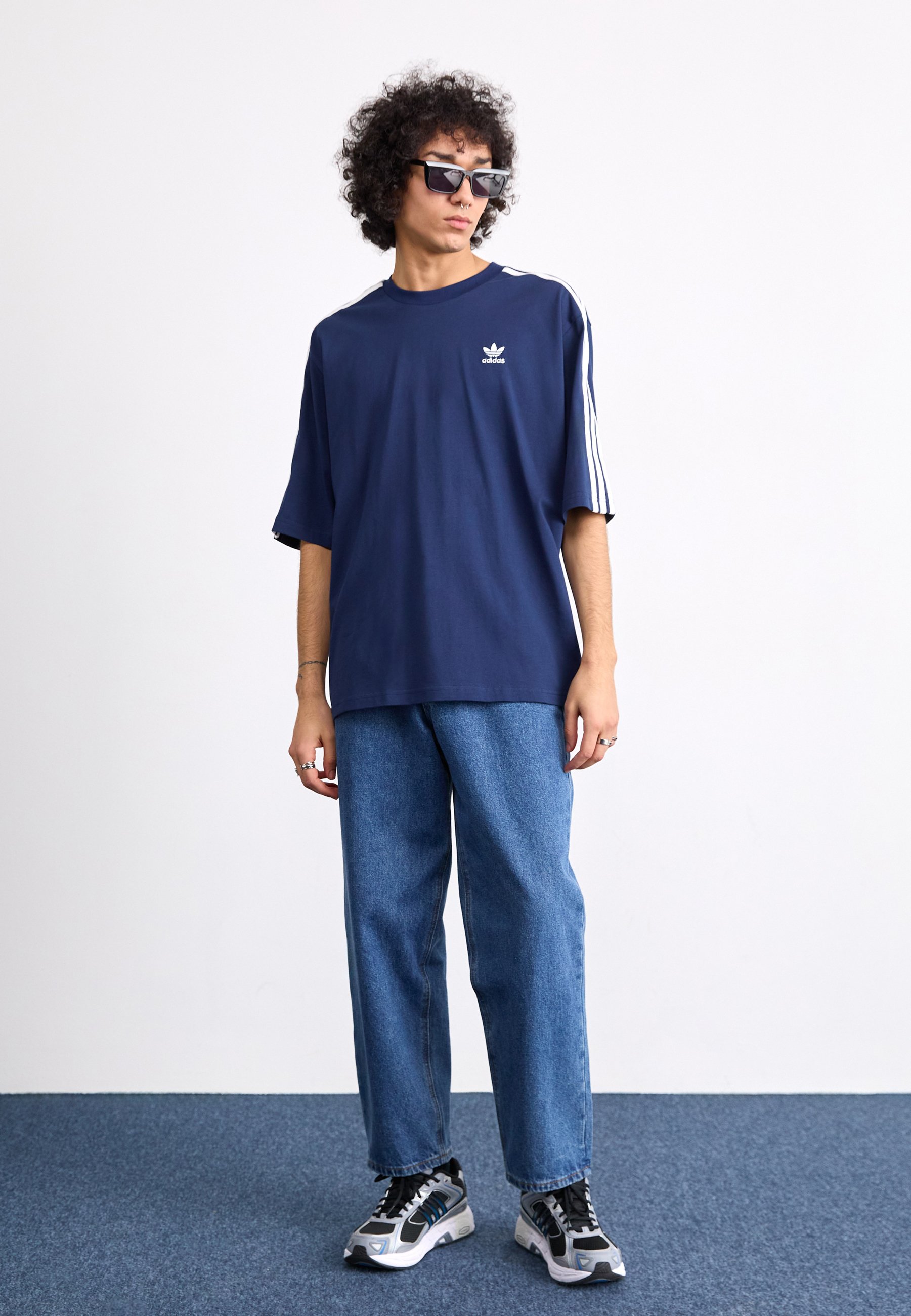 ★ adidas★ Oversized Tee Night Indigo JP1059 T-shirts adidas Adicolor Oversized T-Shirt Night Indigo