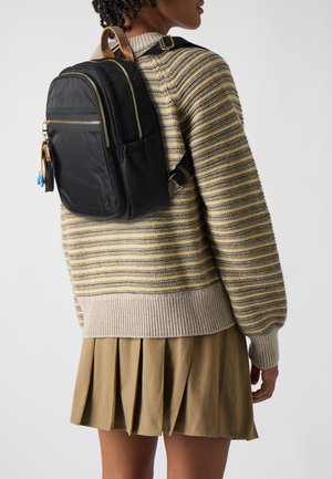 PARFOIS HASHTAG - Reppu - black