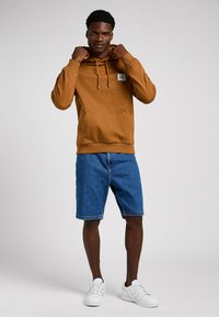 Lee WW HOODIE - Jersey con capucha - acorn