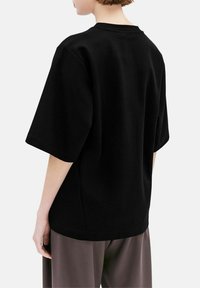 Elvine UNN - T-shirts basic - black
