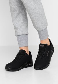 Skechers - UNO - Sneakers - black Miniaturebillede 1
