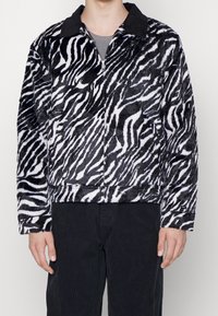 Obey Clothing Light jacket - black