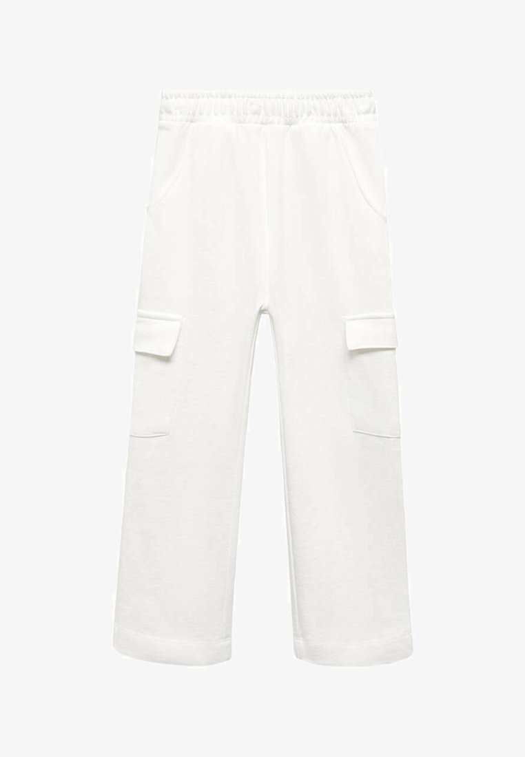 White cargo pants made of soft fabric, featuring an elastic waistband, two side pockets, and a relaxed fit.