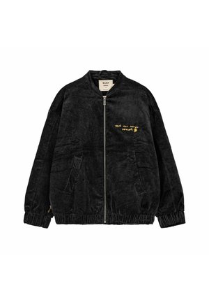 - Kurtka przejściowa