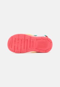 Kappa Chodecké sandály - coral/multi-coloured