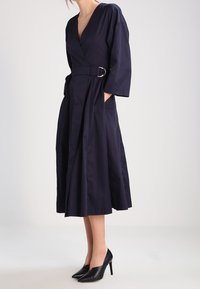 IVY OAK Vestido informal - blue